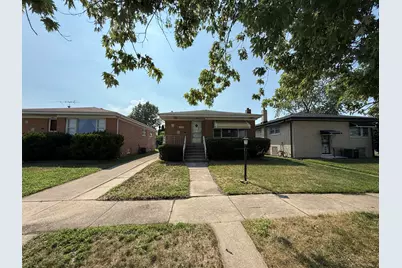 530 Bensley Avenue, Calumet City, IL 60409 - Photo 1