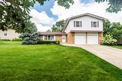 1700 Oxnard Drive, Downers Grove, IL 60516 - Photo 1
