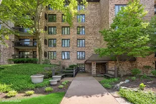 3741 Mission Hills Rd, Northbrook, IL 60062 - Photo 1