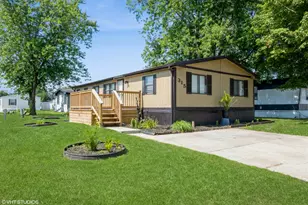 315 Pattie Ln, Lynwood, IL 60411 - Photo 1