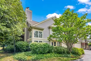 607 Stone Brook Ct, Elk Grove Village, IL 60007 - Photo 1