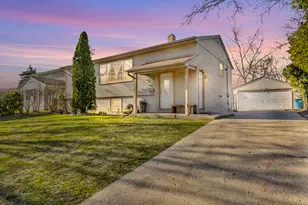 1824 Endicott Cir, Carpentersville, IL 60110 - Photo 1