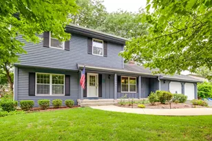 400 Seafarer Dr, Third Lake, IL 60030 - Photo 1