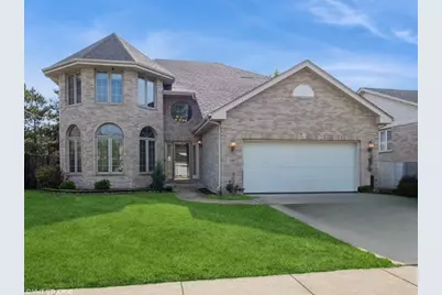 581 N Veterans Parkway, Addison, IL 60101 - Photo 1