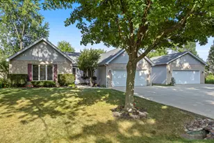 1N120 Darling St, Carol Stream, IL 60188 - Photo 1