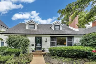 2122 Dewes St, Glenview, IL 60025 - Photo 1