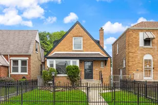 8623 S Prairie Ave, Chicago, IL 60619 - Photo 1