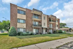 5724 111th St, Chicago Ridge, IL 60415 - Photo 1
