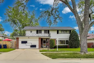 511 Bedford Lane, Des Plaines, IL 60016 - Photo 1