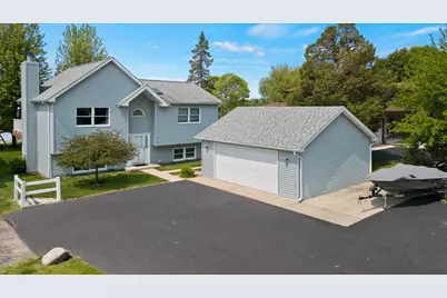 1905 E Grand Avenue, Lindenhurst, IL 60046 - Photo 1