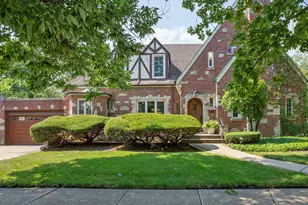 6656 N Sauganash Ave, Lincolnwood, IL 60712 - Photo 1