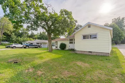 419 N Gibson Street, Clifton, IL 61727 - Photo 1