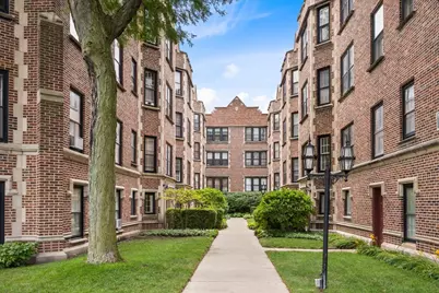 574 Sheridan Square #3, Evanston, IL 60202 - Photo 1