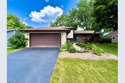 541 Chippewa Trail, Carol Stream, IL 60188 - Photo 1