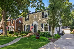 1220 S Knight Ave, Park Ridge, IL 60068 - Photo 1