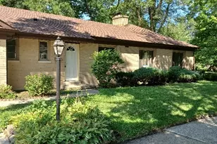 210 Maple Ln, Thornton, IL 60476 - Photo 1