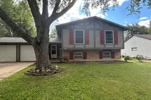 699 Darlington Ln, Crystal Lake, IL 60014 - Photo 1