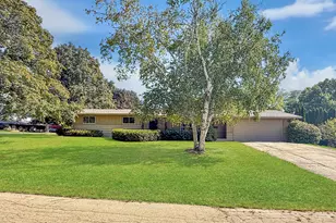 1460 Bolkinwood Dr, Freeport, IL 61032 - Photo 1