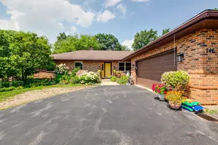 246 N Greenleaf St, Gurnee, IL 60031 - Photo 1