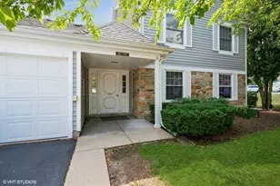 221 Thornapple Ct, Buffalo Grove, IL 60089 - Photo 1