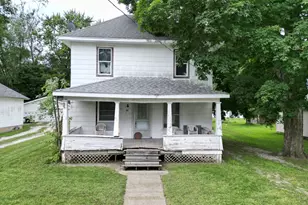 112 N Pearl St, Milford, IL 60953 - Photo 1
