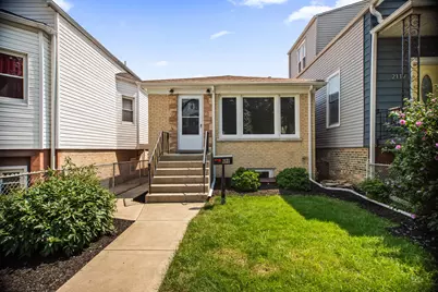 2121 N Karlov Avenue, Chicago, IL 60639 - Photo 1