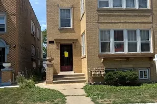 6140 N Campbell Ave, Chicago, IL 60659 - Photo 1