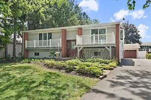 1151 Country Club Rd, Lake Zurich, IL 60047 - Photo 1