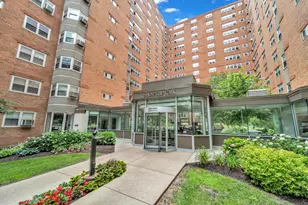 4970 N Marine Dr, Chicago, IL 60640 - Photo 1