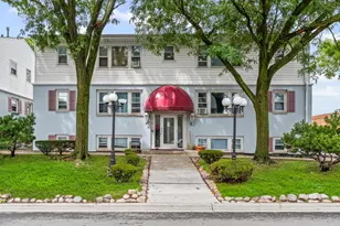 9501 Kelvin Ln, Schiller Park, IL 60176 - Photo 1