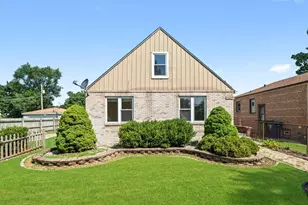 2612 W 98th St, Evergreen Park, IL 60805 - Photo 1