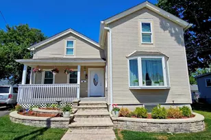 121 N Governor St, Sycamore, IL 60178 - Photo 1