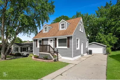 157 N Emerald Avenue, Mundelein, IL 60060 - Photo 1