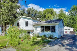 1702 Knoll Ave, McHenry, IL 60050 - Photo 1