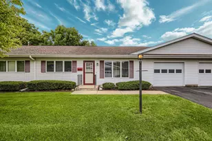 450 E Exchange St, Sycamore, IL 60178 - Photo 1