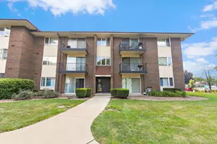 5s100 Pebblewood Ln, Naperville, IL 60563 - Photo 1