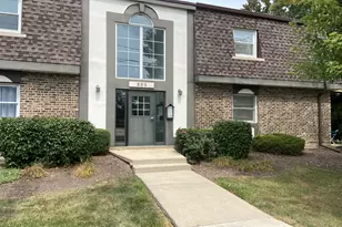 889 Trace Dr, Buffalo Grove, IL 60089 - Photo 1