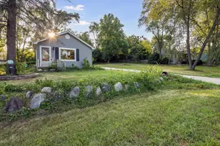 12 Meadow Ln, Oakwood Hills, IL 60013 - Photo 1