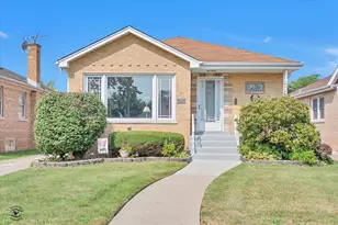 9342 S Hamlin Ave, Evergreen Park, IL 60805 - Photo 1