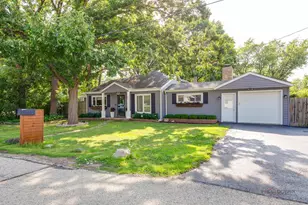 2 Green Ave, Lake Bluff, IL 60044 - Photo 1