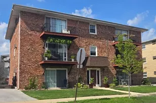 7048 O'Connell Dr, Chicago Ridge, IL 60415 - Photo 1