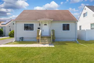 512 Englewood Ave, Bellwood, IL 60104 - Photo 1
