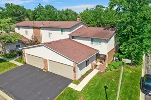 2S 761 Theresa Ct, Oak Brook, IL 60523 - Photo 1