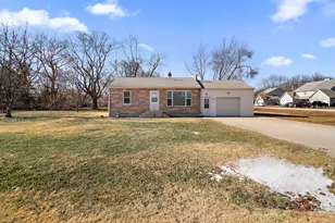 104 S English St, Braidwood, IL 60408 - Photo 1