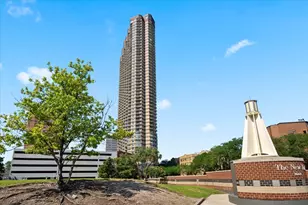 3660 N Lake Shore Dr, Chicago, IL 60613 - Photo 1