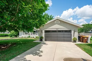 1221 Sandpebble Dr, Rockton, IL 61072 - Photo 1