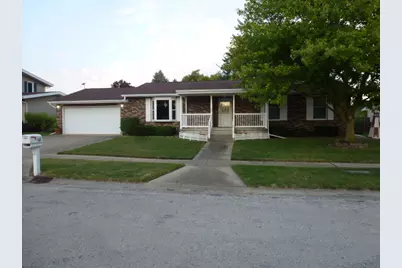 68 Somerset Drive, Clifton, IL 61727 - Photo 1