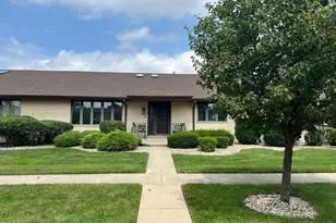 8252 Aspen Ln, Tinley Park, IL 60477 - Photo 1