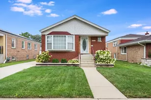 8742 S Fairfield Ave, Evergreen Park, IL 60805 - Photo 1