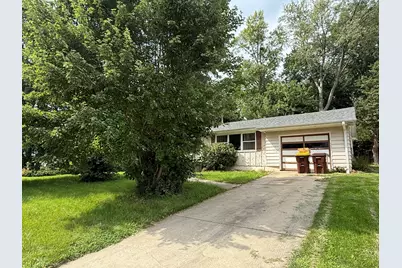 236 W Winnifred Street, Freeport, IL 61032 - Photo 1